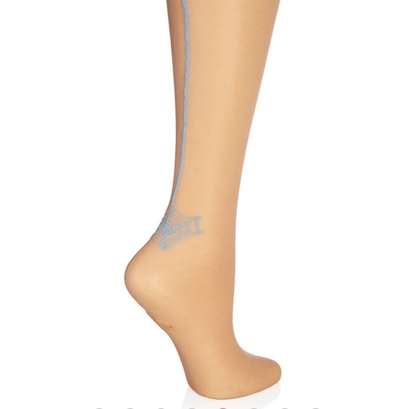 🛍 Desirée pom pom-embellished silk pump - Picture 7 of 8